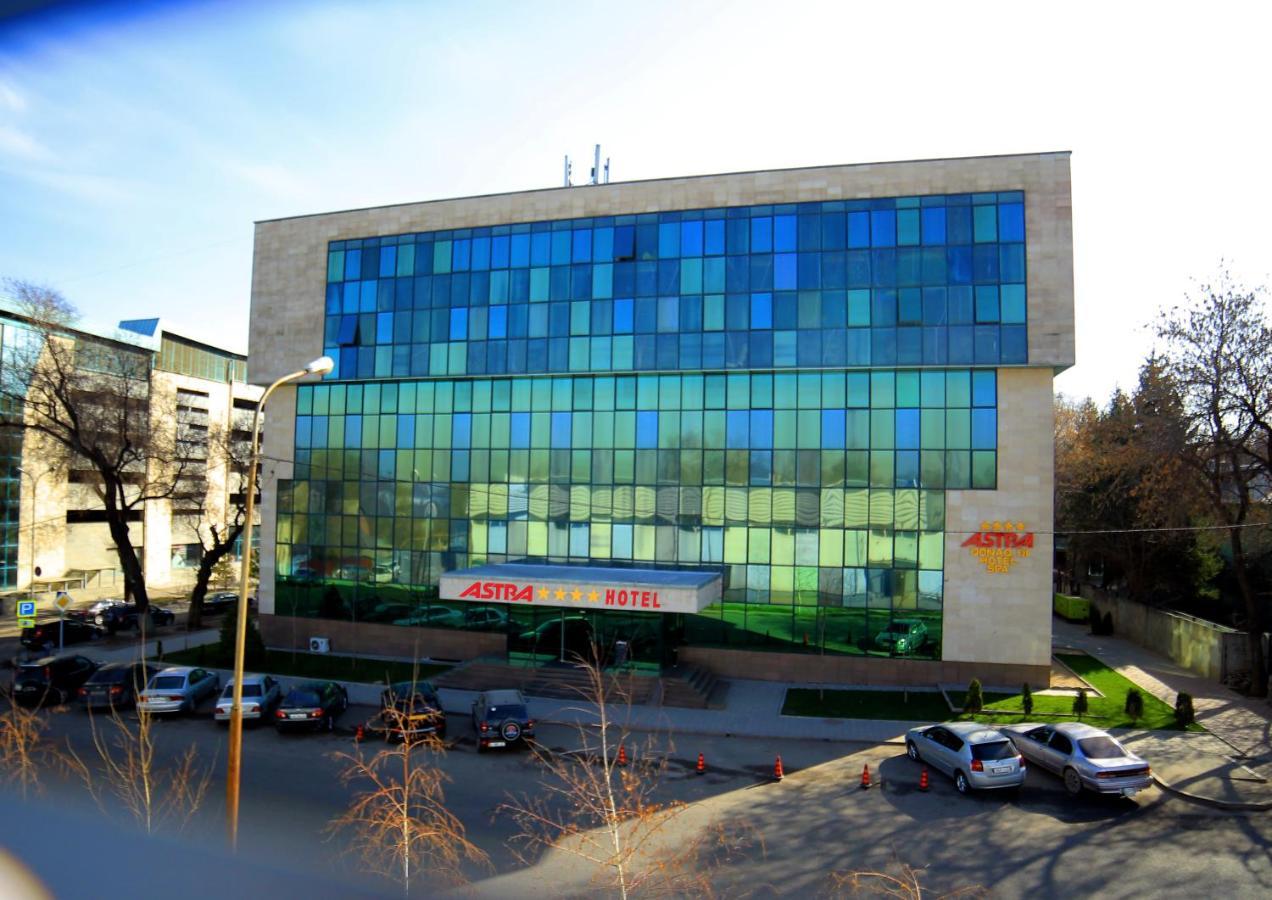 אלמטי Astra Hotel מראה חיצוני תמונה