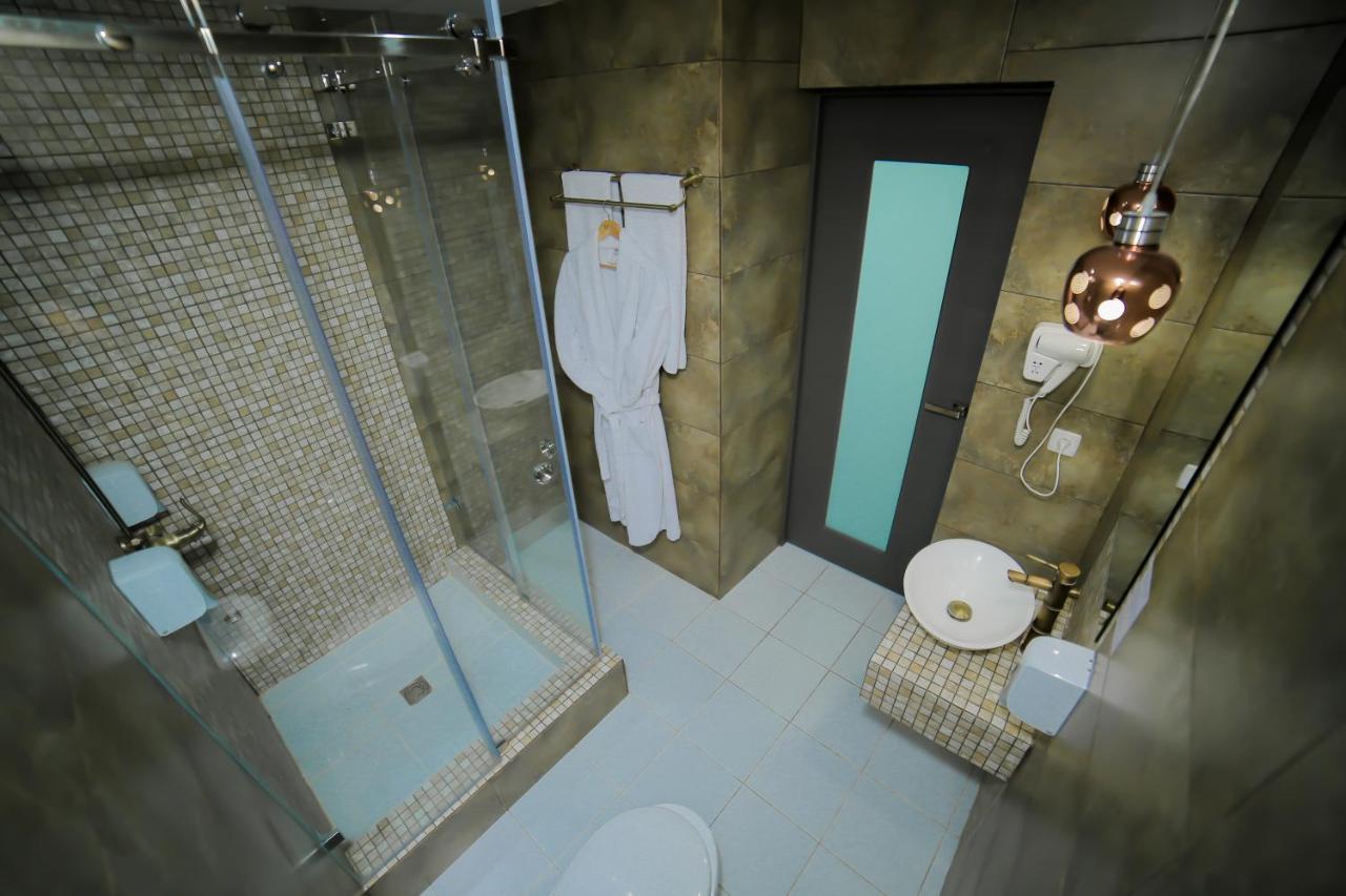 אלמטי Astra Hotel מראה חיצוני תמונה