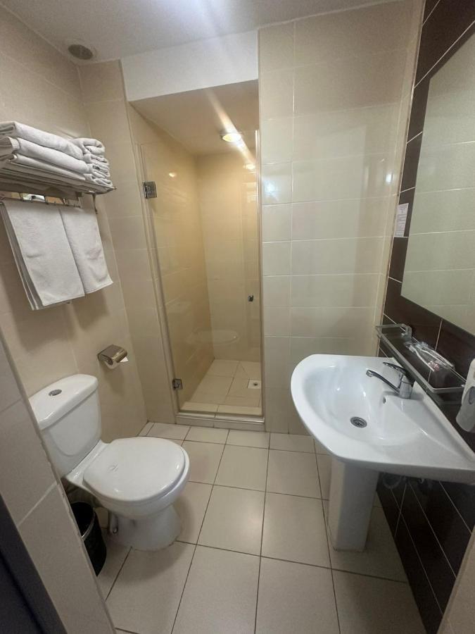 אלמטי Astra Hotel מראה חיצוני תמונה