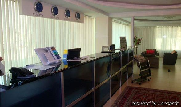 אלמטי Astra Hotel מראה חיצוני תמונה