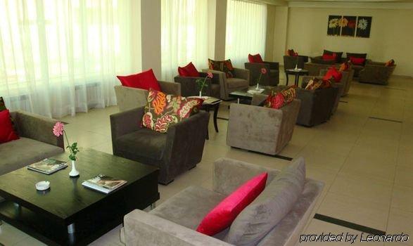 אלמטי Astra Hotel מראה חיצוני תמונה