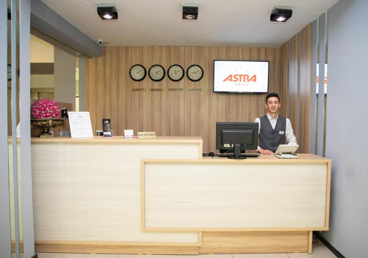 אלמטי Astra Hotel מראה חיצוני תמונה